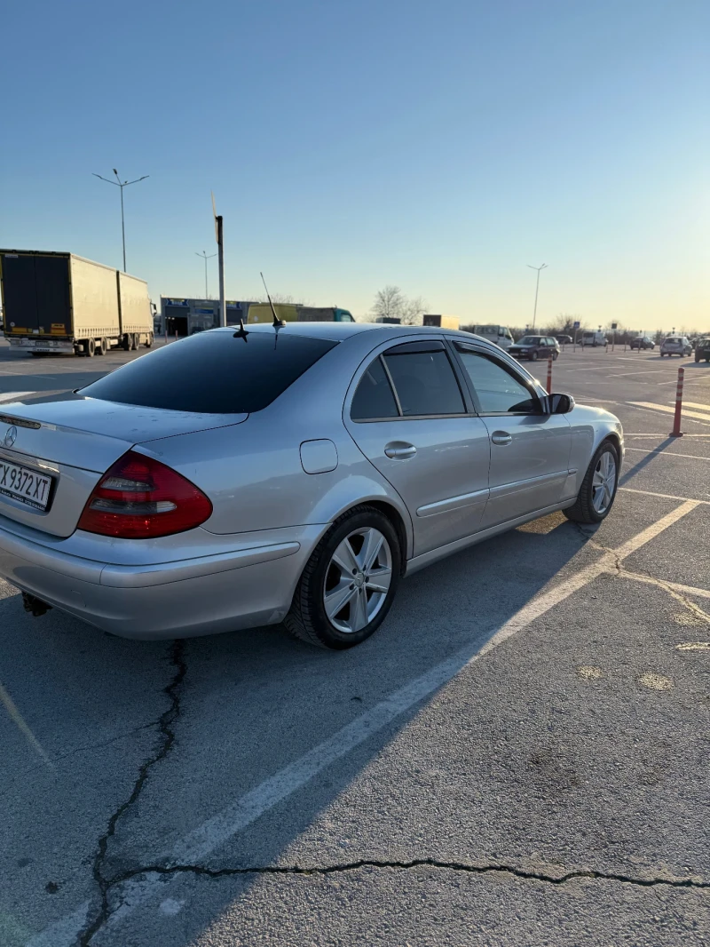 Mercedes-Benz E 270, снимка 4 - Автомобили и джипове - 49293278