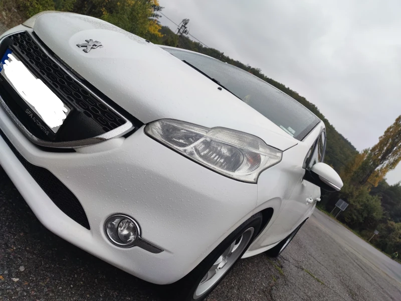 Peugeot 208, снимка 3 - Автомобили и джипове - 52631944