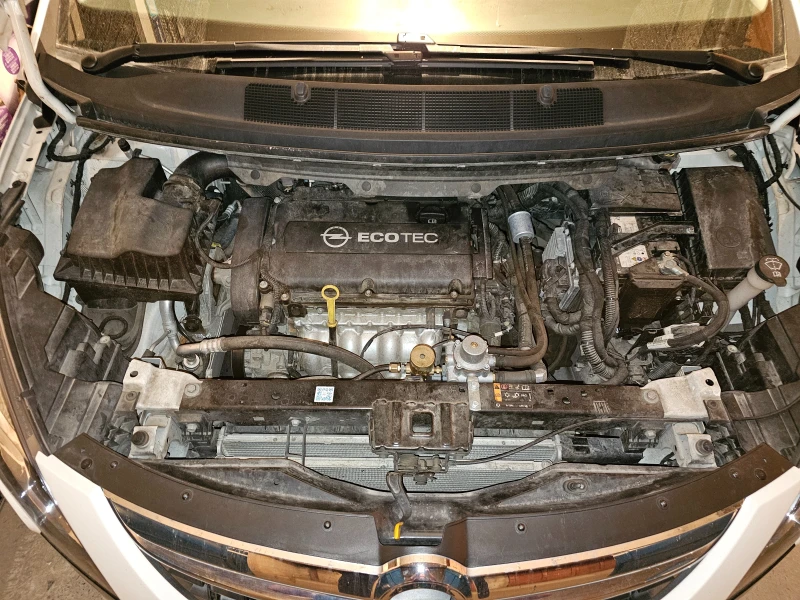 Opel Zafira, снимка 14 - Автомобили и джипове - 52142616