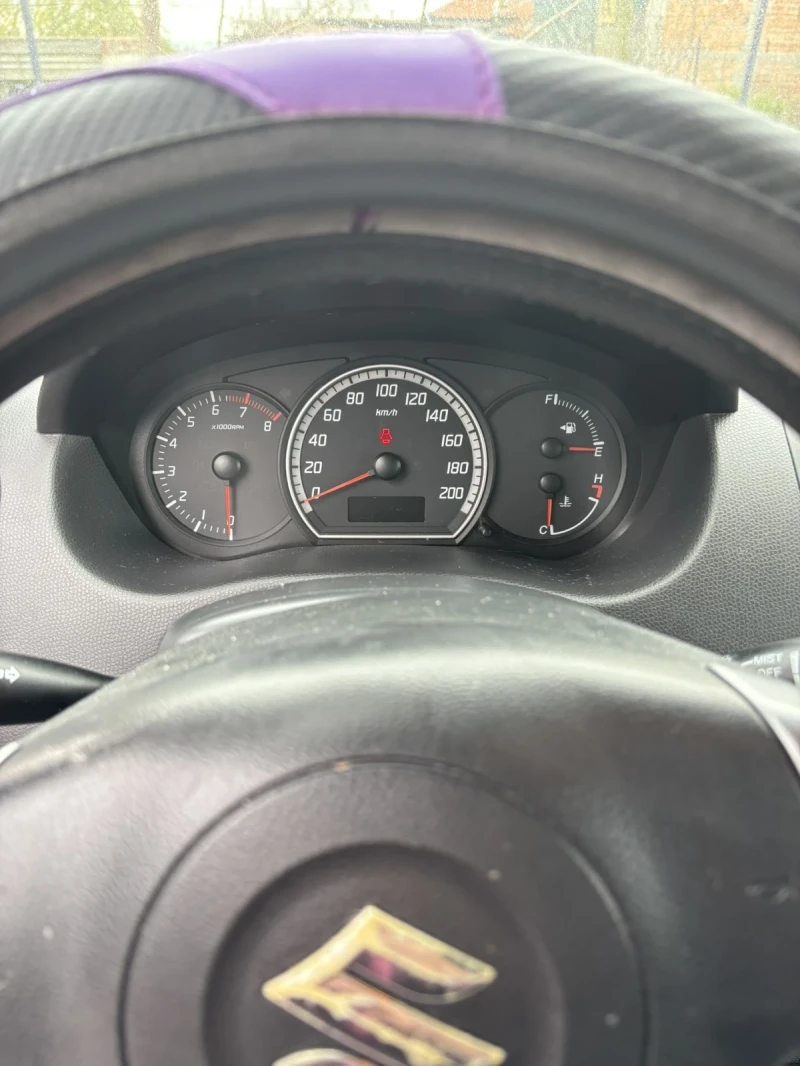 Suzuki Swift Бензин - газ, снимка 13 - Автомобили и джипове - 52582923