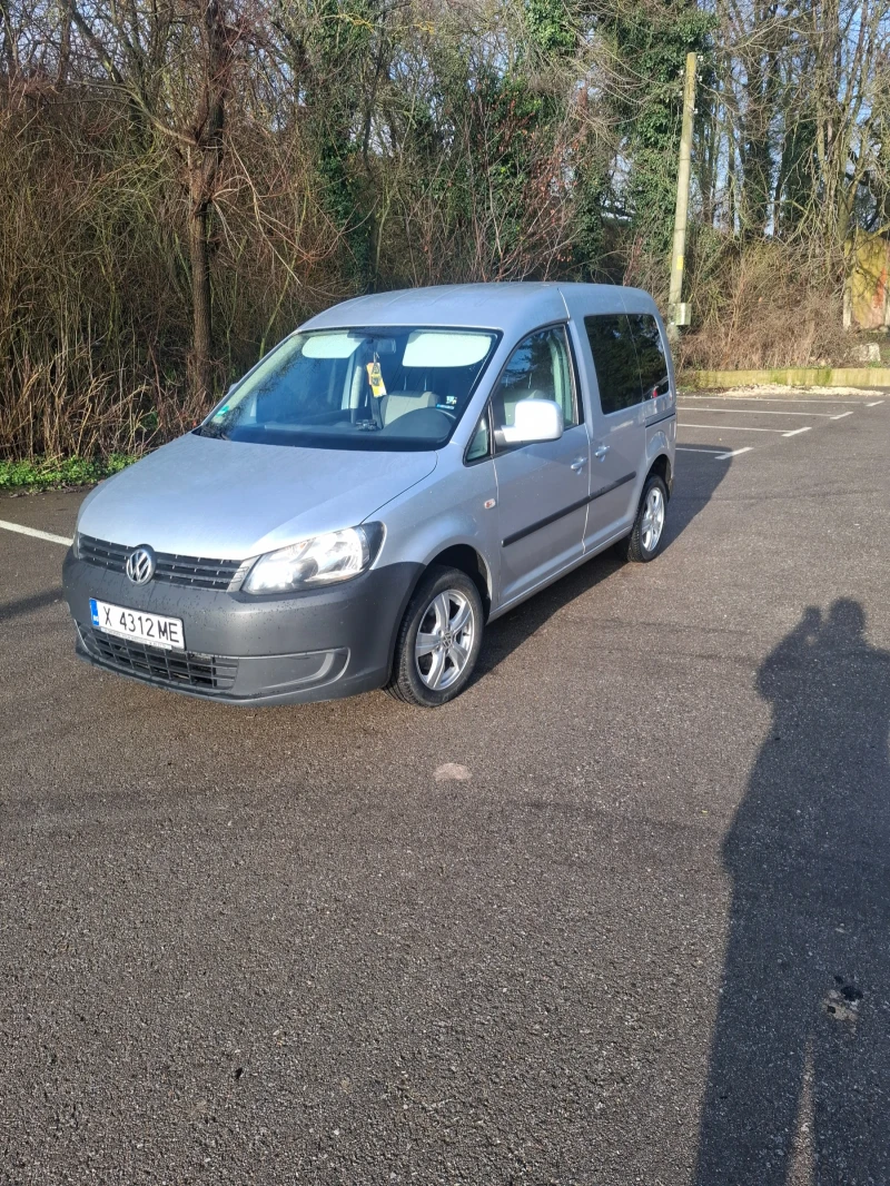 VW Caddy 1.6tdi, снимка 13 - Автомобили и джипове - 53399840