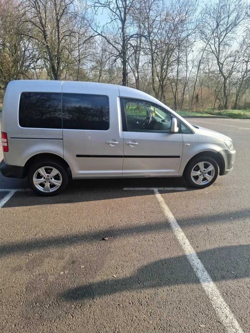 VW Caddy 1.6tdi, снимка 4 - Автомобили и джипове - 53399840