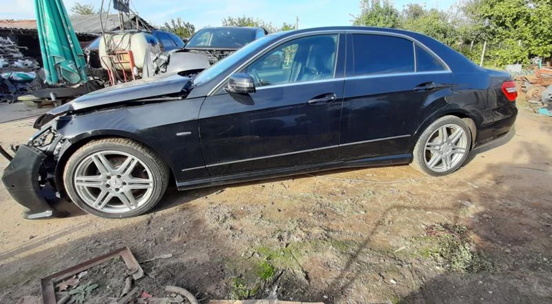 Mercedes-Benz E 250 AMG, снимка 6 - Автомобили и джипове - 47403389