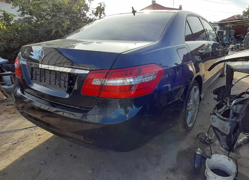 Mercedes-Benz E 250 AMG, снимка 3 - Автомобили и джипове - 47403389