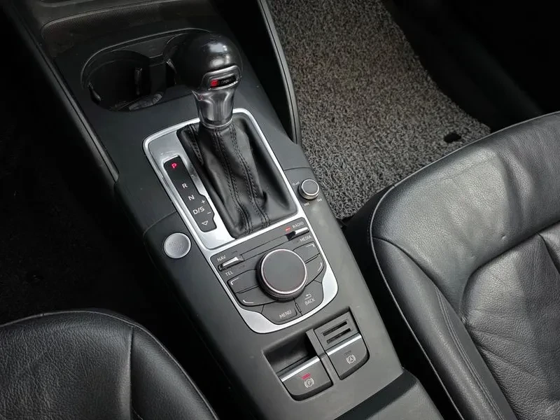 Audi A3 1.6 TDI, снимка 9 - Автомобили и джипове - 54971445