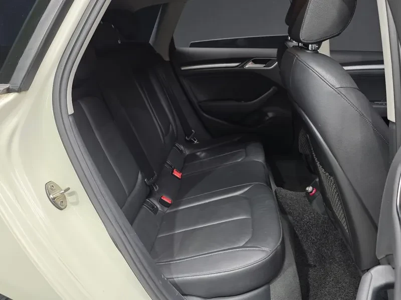 Audi A3 1.6 TDI, снимка 12 - Автомобили и джипове - 54971445