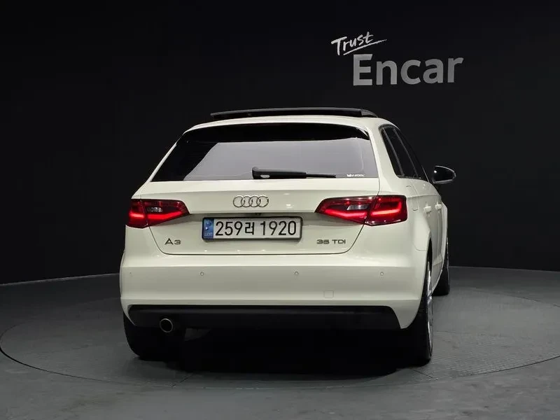 Audi A3 1.6 TDI, снимка 4 - Автомобили и джипове - 54971445
