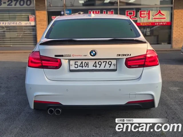 BMW 330 i, АВТОКРЕДИТ, снимка 6 - Автомобили и джипове - 56071677