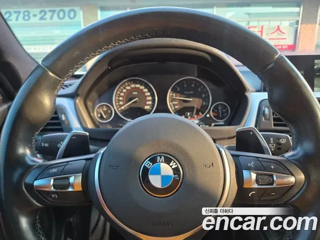 BMW 330 i, АВТОКРЕДИТ, снимка 9 - Автомобили и джипове - 56071677