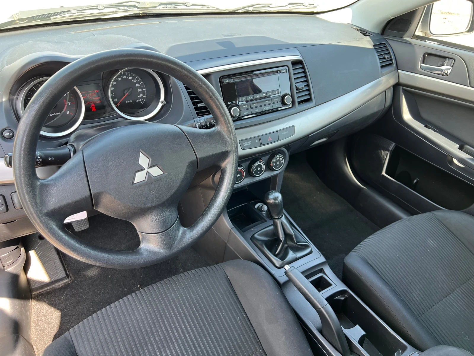 Mitsubishi Lancer 1.6 i Schweiz | Mobile.bg — изображение 11
