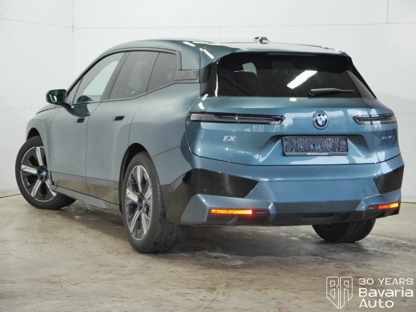 BMW iX 40 xDrive Sport - изображение 2