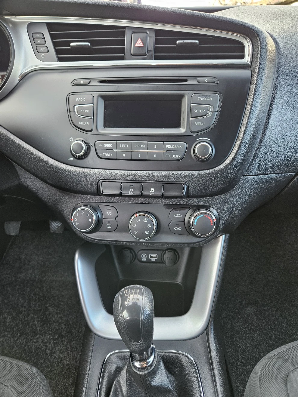 Kia Ceed, снимка 3 - Автомобили и джипове - 53851666