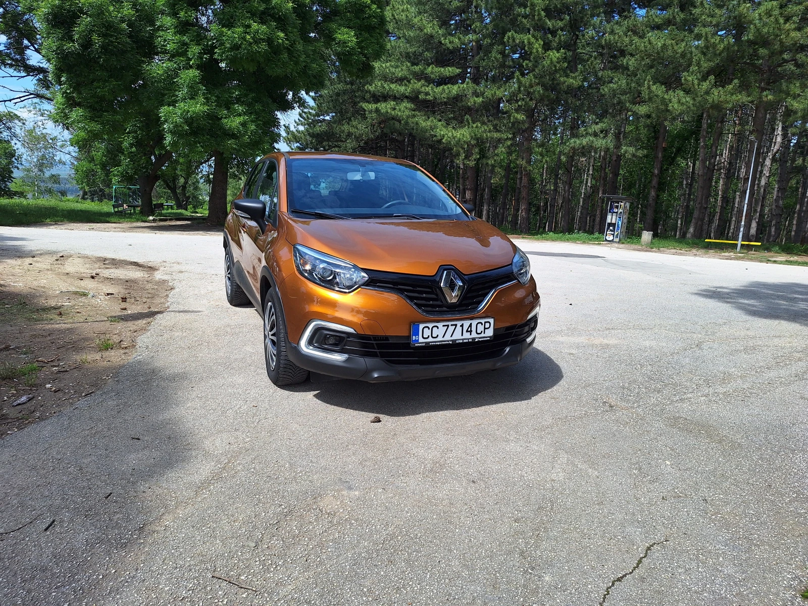 Renault Captur, снимка 2 - Автомобили и джипове - 54263123