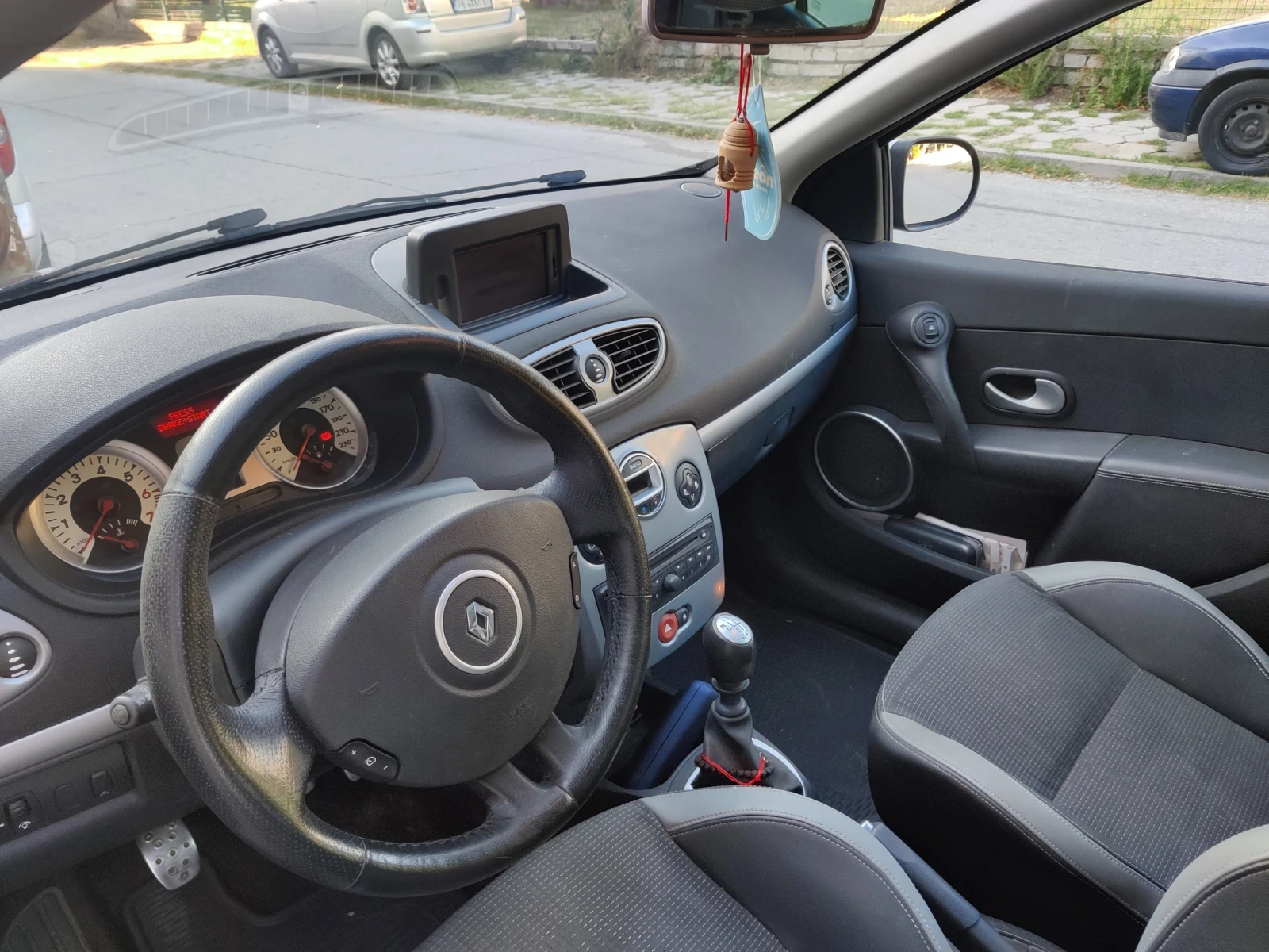 Renault Clio, снимка 9 - Автомобили и джипове - 54375940