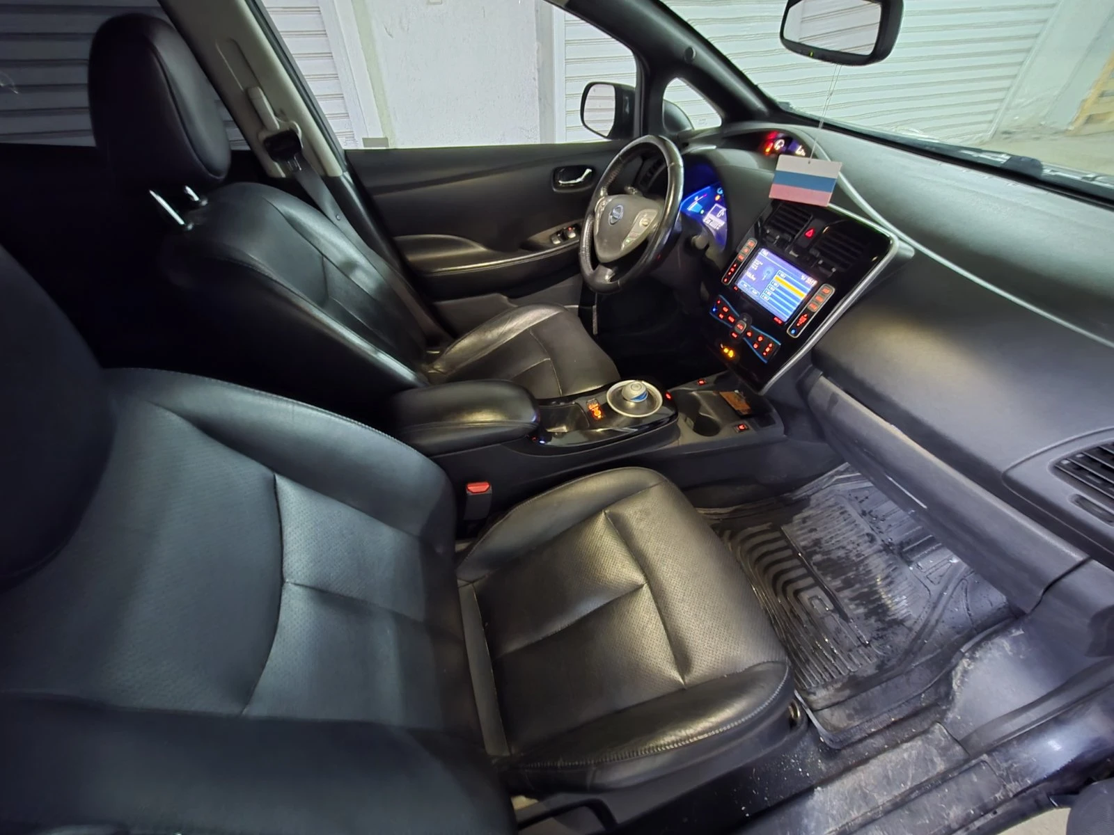 Nissan Leaf , снимка 7 - Автомобили и джипове - 54384234