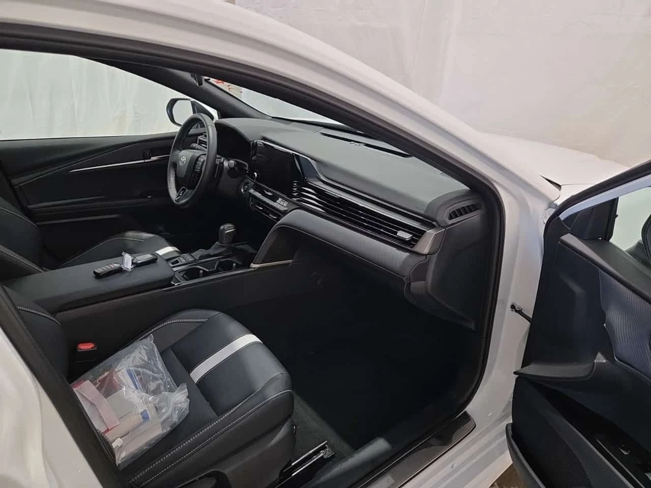 Toyota Camry * SE * CARFAX * DISTRONIC * 2 КЛЮЧА * ПОДГРЕВИ, снимка 13 - Автомобили и джипове - 54445393