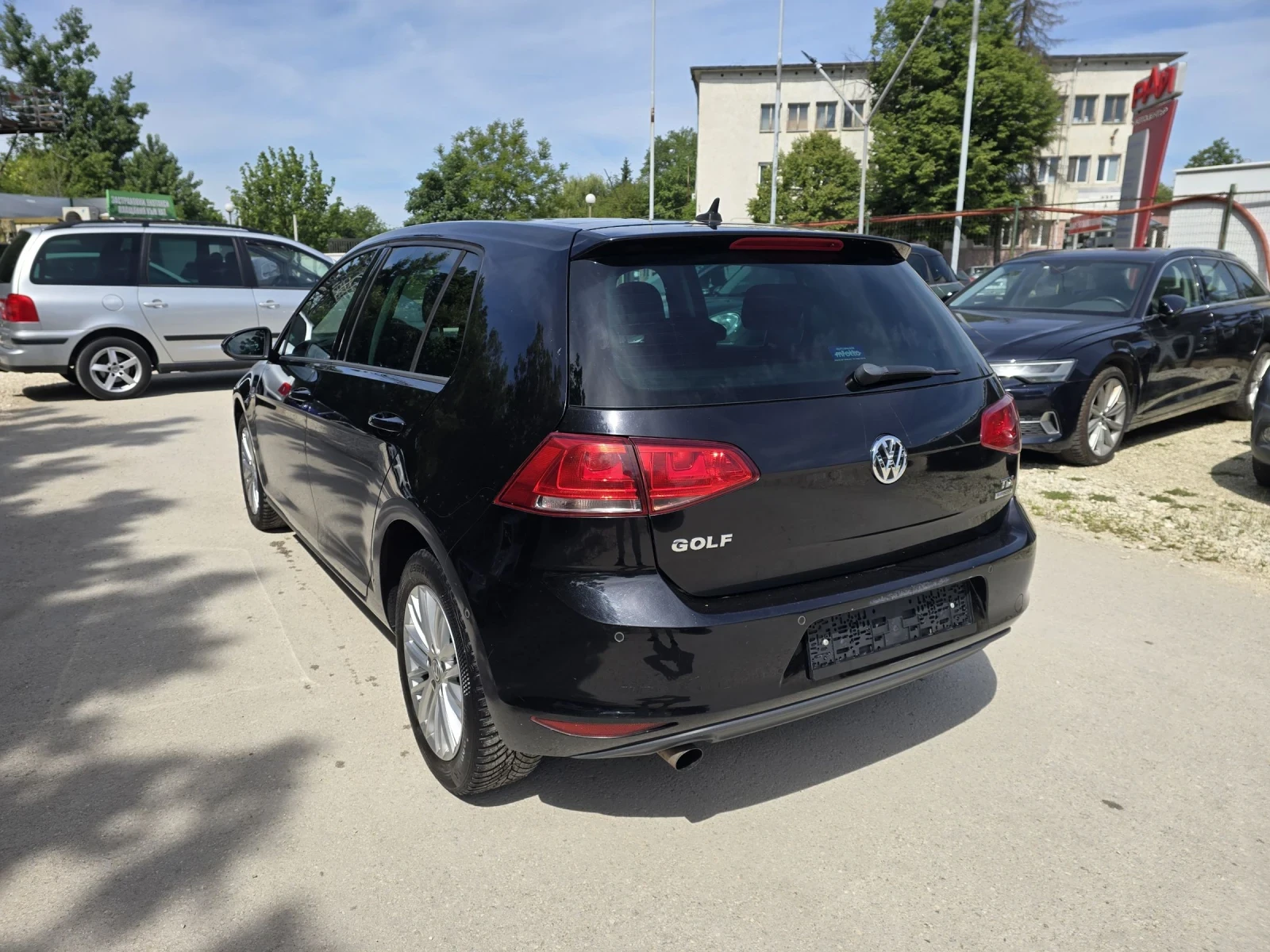 VW Golf 1.6TDI 105к.с Highline , снимка 3 - Автомобили и джипове - 54700231
