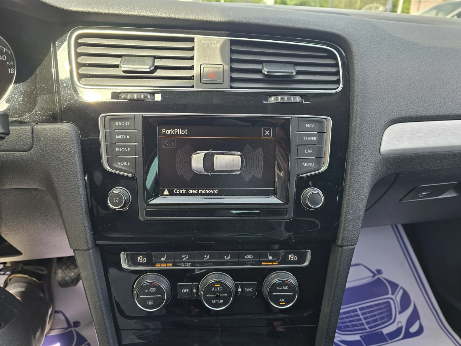 VW Golf 1.6TDI 105к.с Highline , снимка 16 - Автомобили и джипове - 54700231