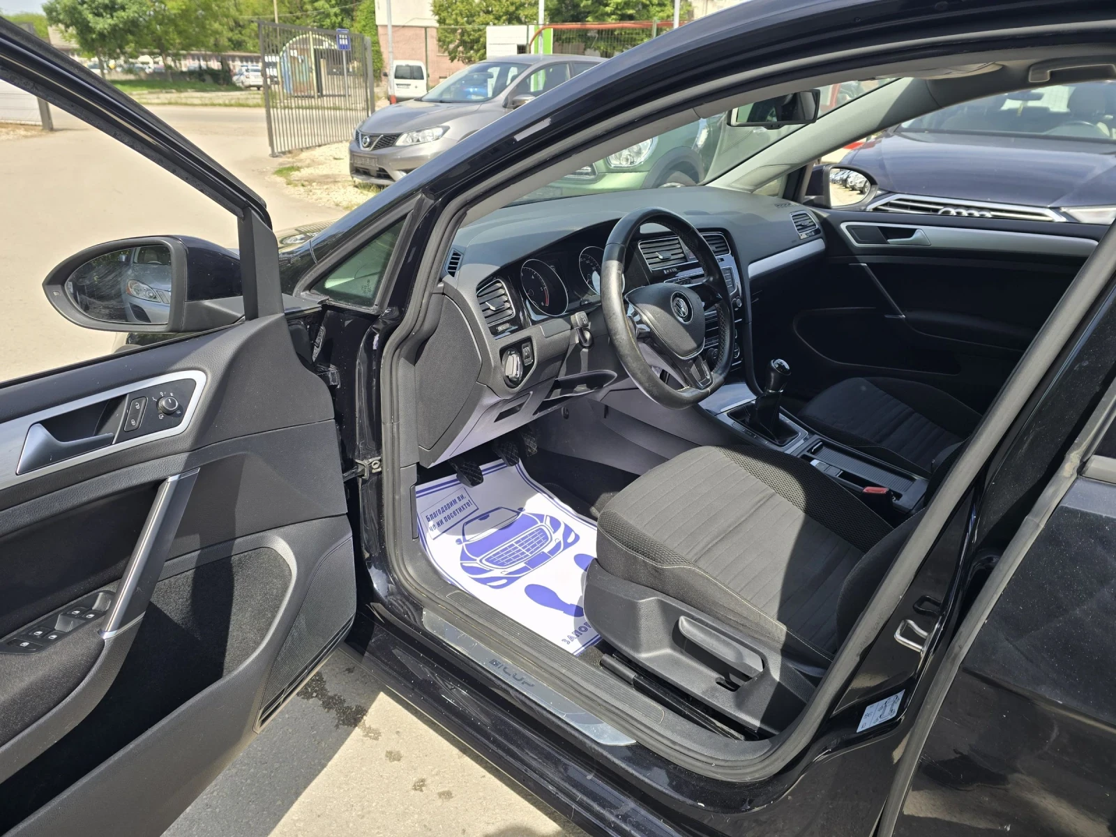 VW Golf 1.6TDI 105к.с Highline , снимка 10 - Автомобили и джипове - 54700231