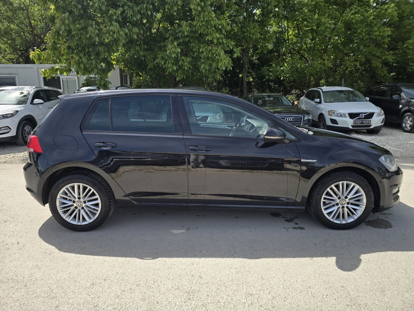 VW Golf 1.6TDI 105к.с Highline , снимка 8 - Автомобили и джипове - 54700231