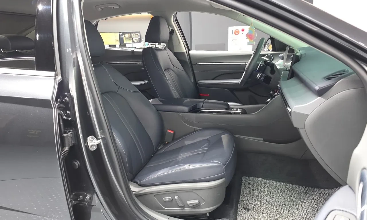 Hyundai Sonata The Edge Exclusive | Панорама | Кожа | LED | Камер, снимка 11 - Автомобили и джипове - 54967624