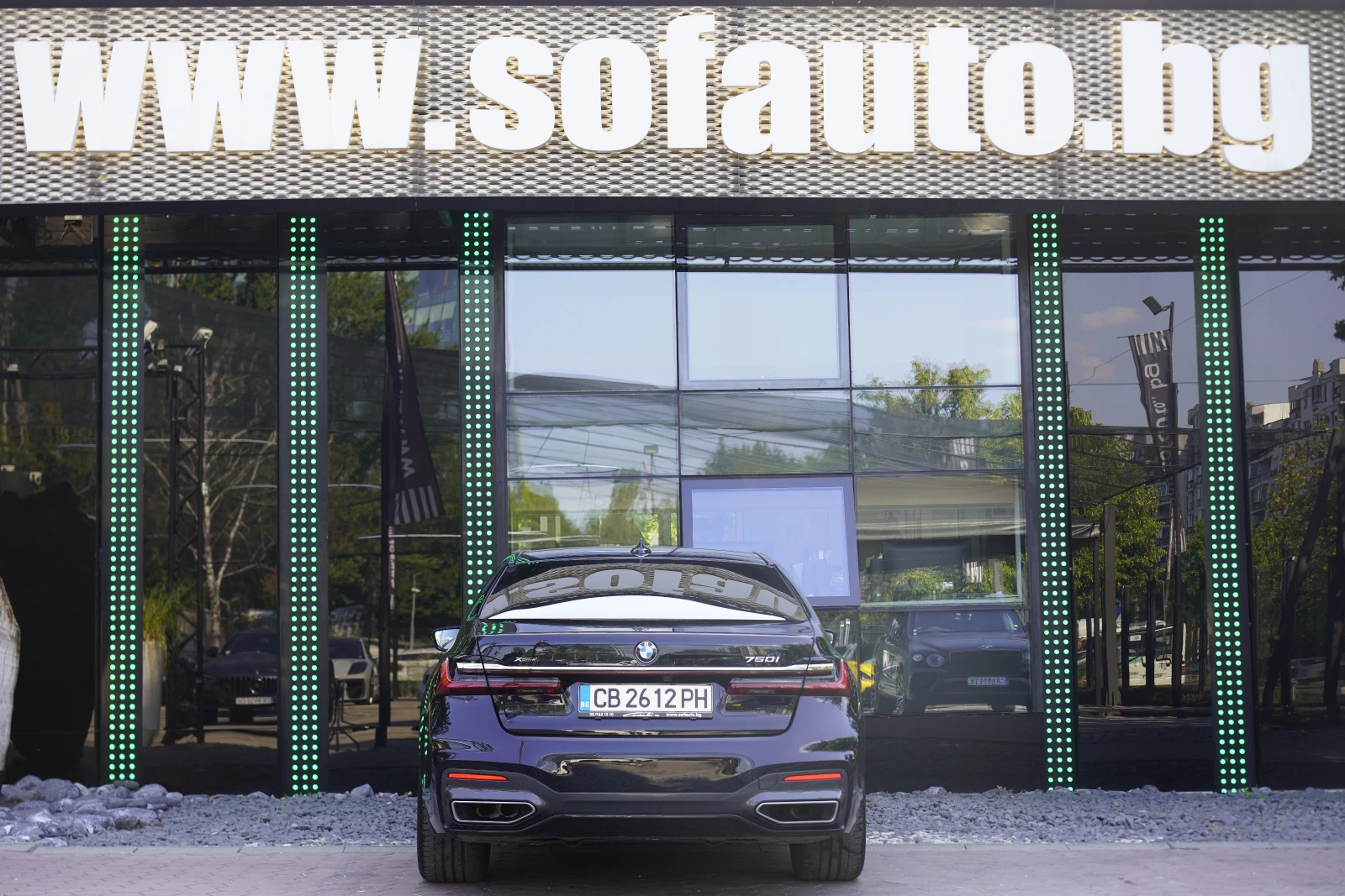 BMW 750 i xDrive M Package Individual, снимка 5 - Автомобили и джипове - 55170625