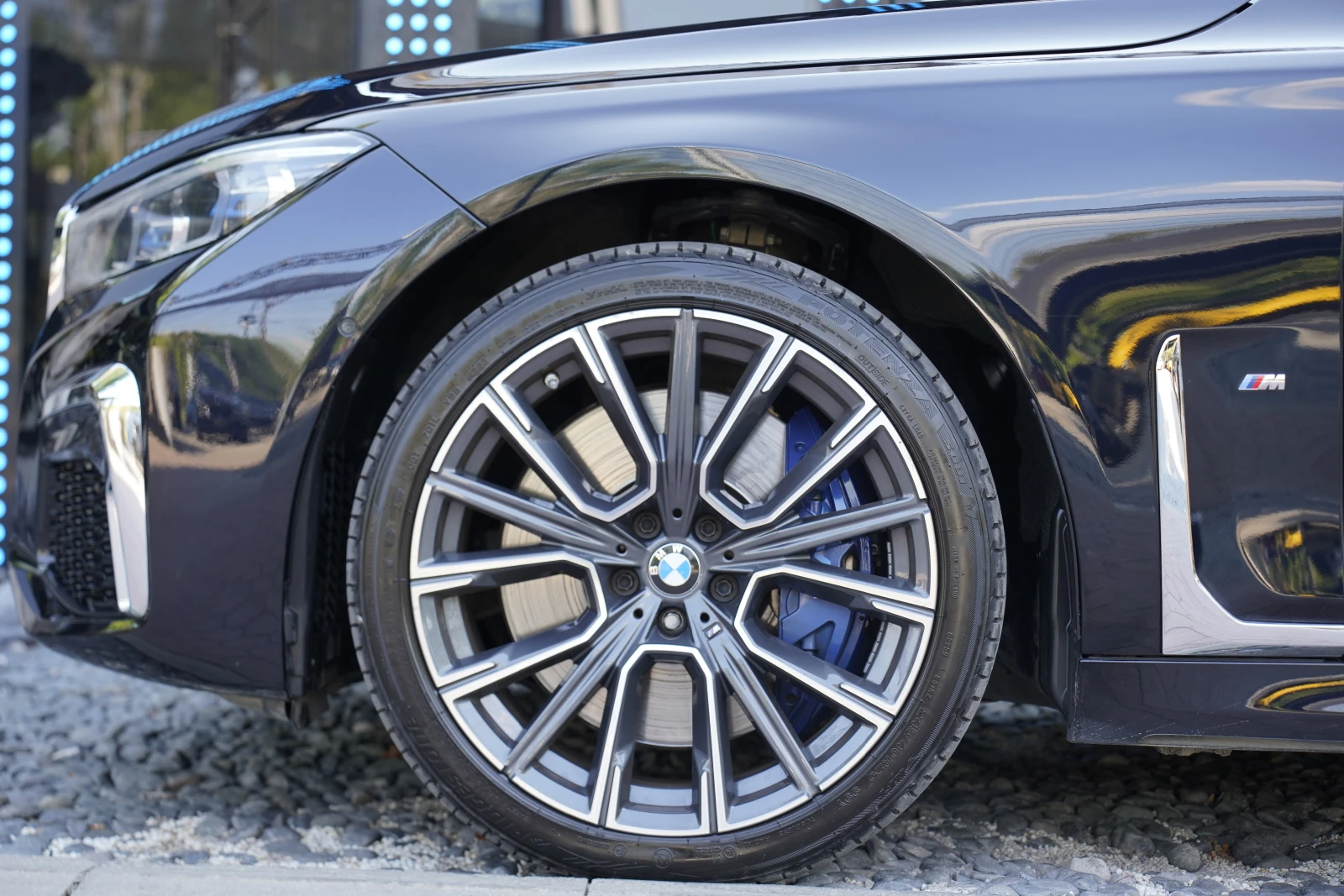 BMW 750 i xDrive M Package Individual, снимка 14 - Автомобили и джипове - 55170625
