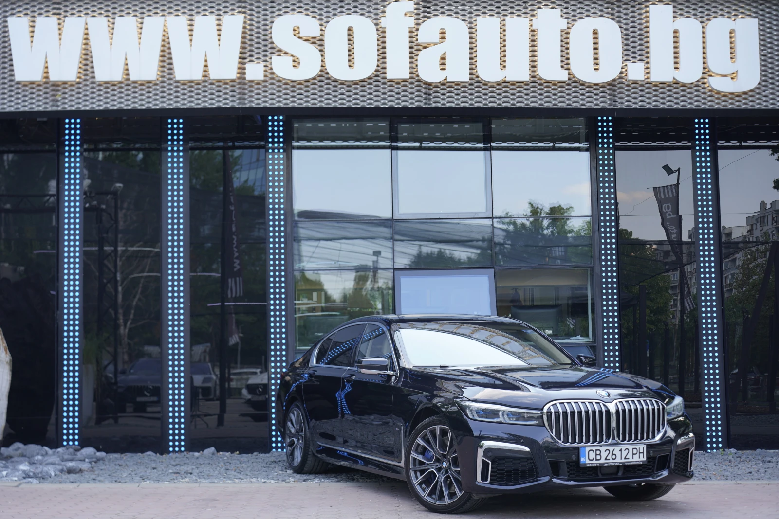 BMW 750 i xDrive M Package Individual, снимка 3 - Автомобили и джипове - 55170625