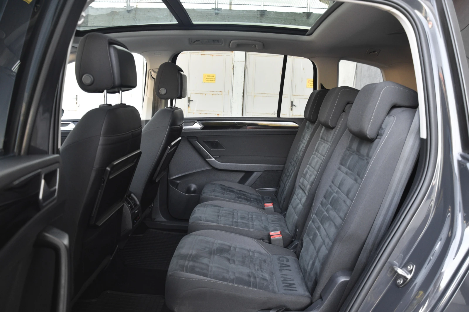 VW Touran 2.0 TDI 190hp 4x4, снимка 9 - Автомобили и джипове - 55688144