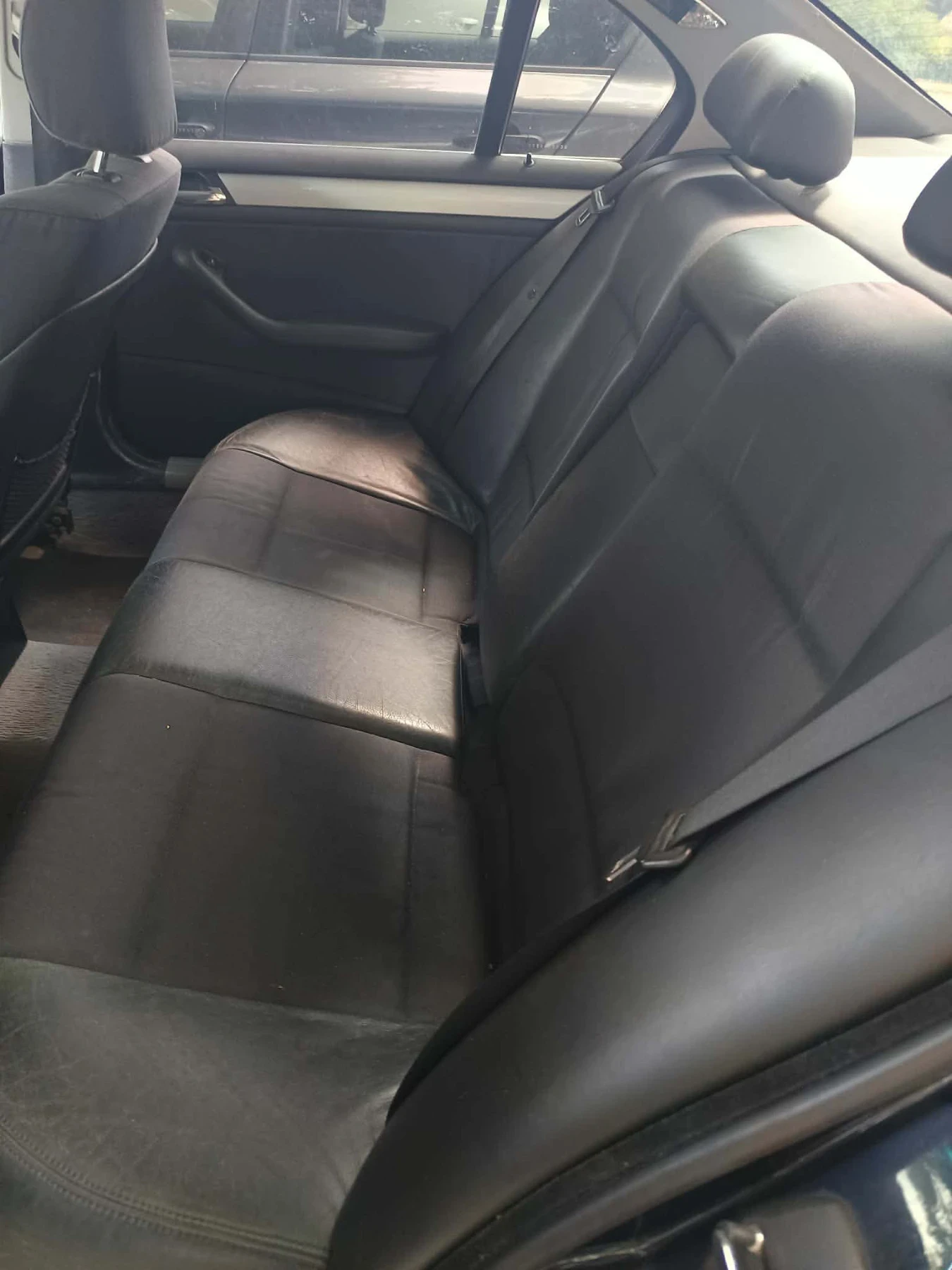 BMW 320 2.0, снимка 10 - Автомобили и джипове - 55711162