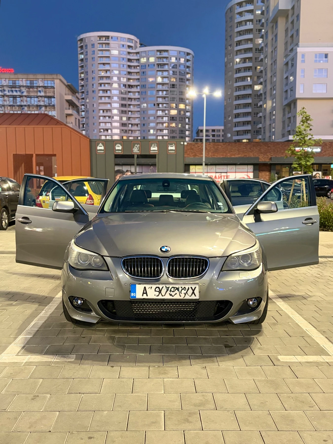 BMW 530 Facelift * XDrive * M-Pack * сменени вериги, снимка 4 - Автомобили и джипове - 55993742