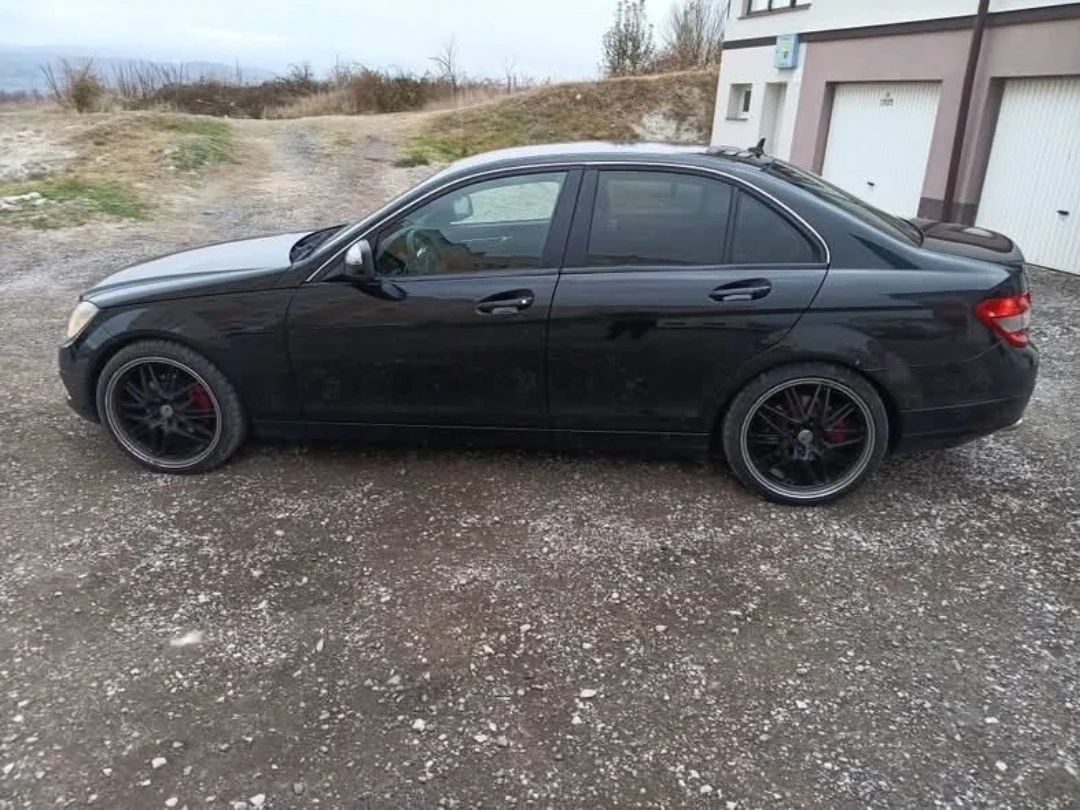 Mercedes-Benz C 220, снимка 2 - Автомобили и джипове - 56216199