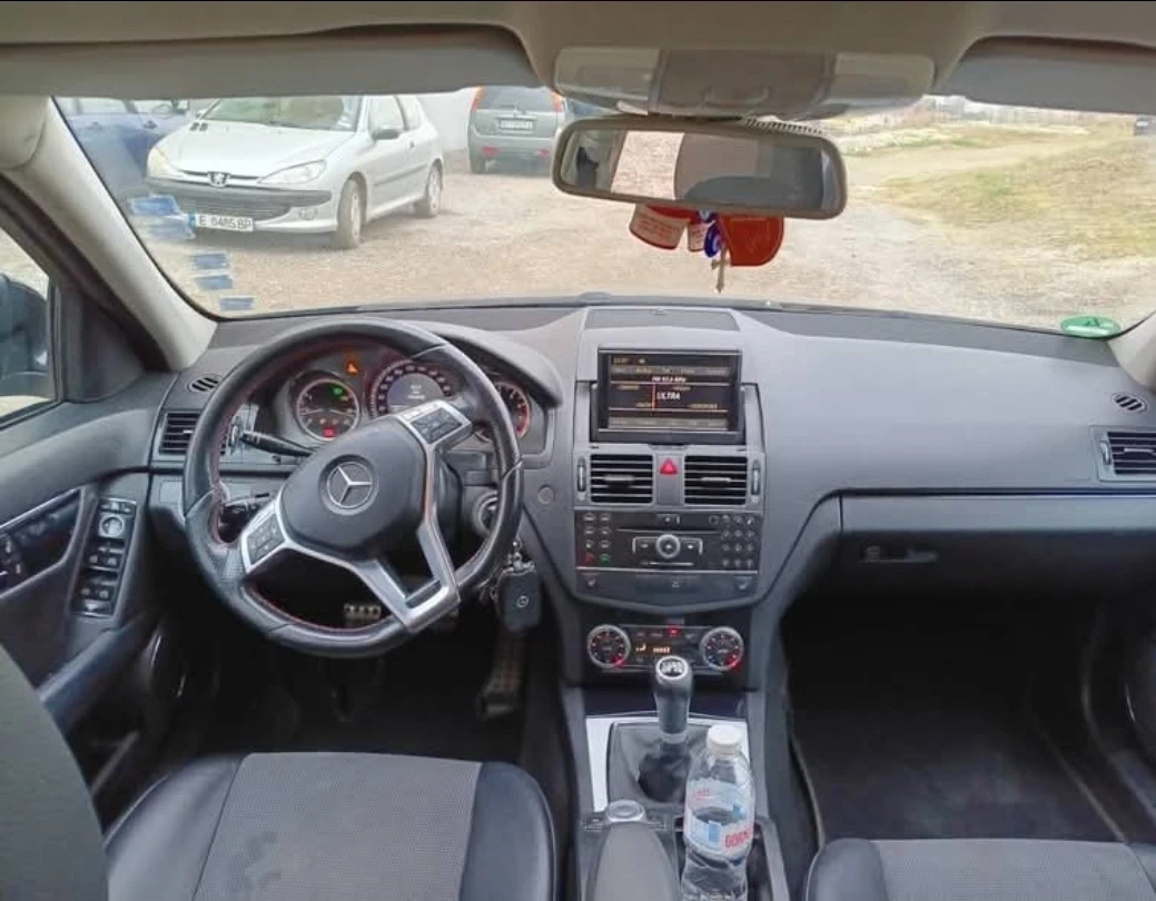 Mercedes-Benz C 220, снимка 4 - Автомобили и джипове - 56216199