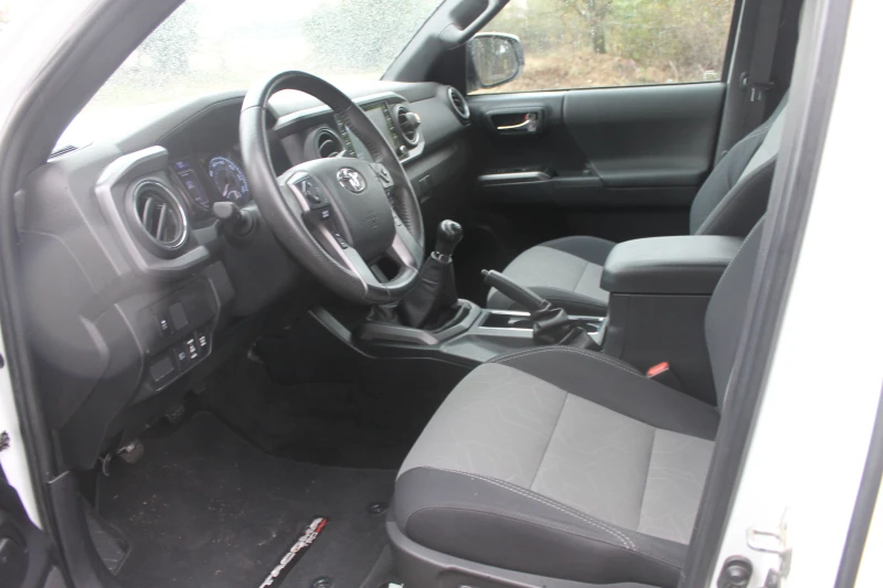 Toyota Tacoma 47000км., снимка 11 - Автомобили и джипове - 51961333