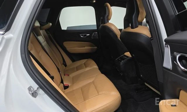 Volvo XC60 D4 Inscription | ОБДУХВАНЕ | HEAD-UP | ПАНОРАМА | , снимка 11 - Автомобили и джипове - 54072585