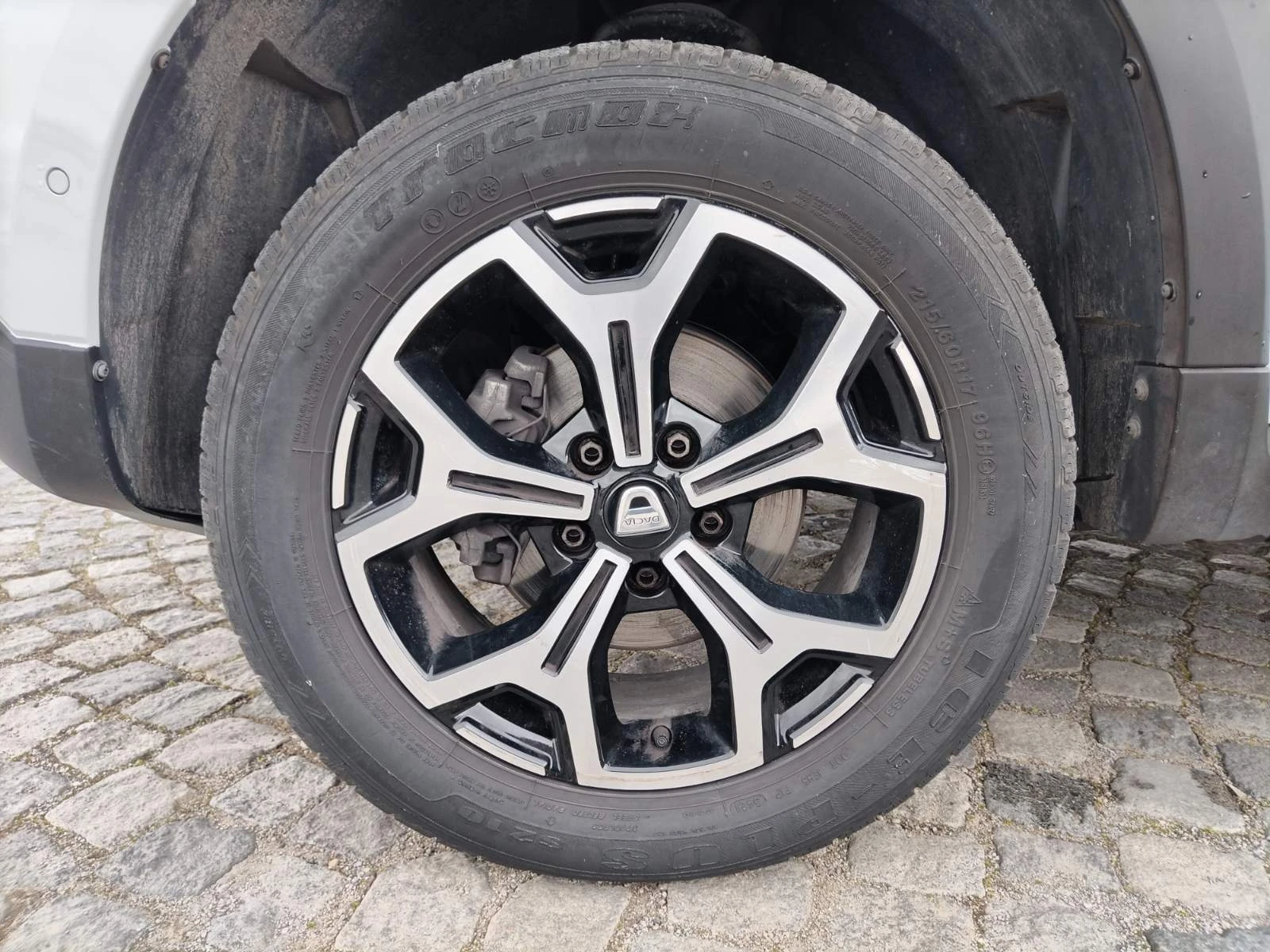 Dacia Duster 1.0 TCe ECO-G/100 к.с., снимка 17 - Автомобили и джипове - 53972381