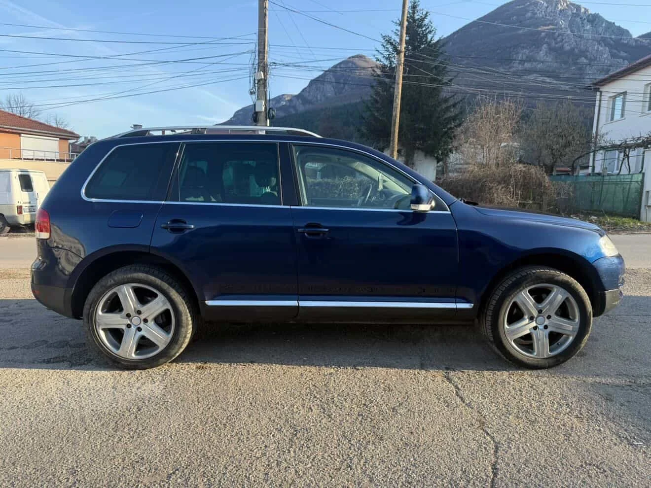VW Touareg 4.2 V8 AUTOMATIC OFFROAD PACK + GAS, снимка 4 - Автомобили и джипове - 53983635
