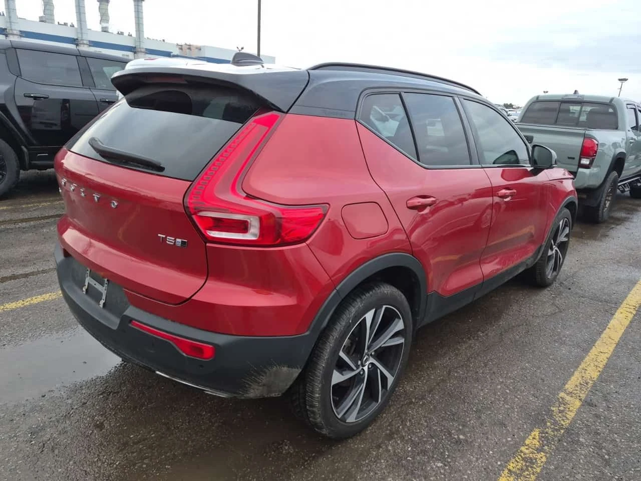 Volvo XC40 R Design  CARFAX, снимка 4 - Автомобили и джипове - 54097369