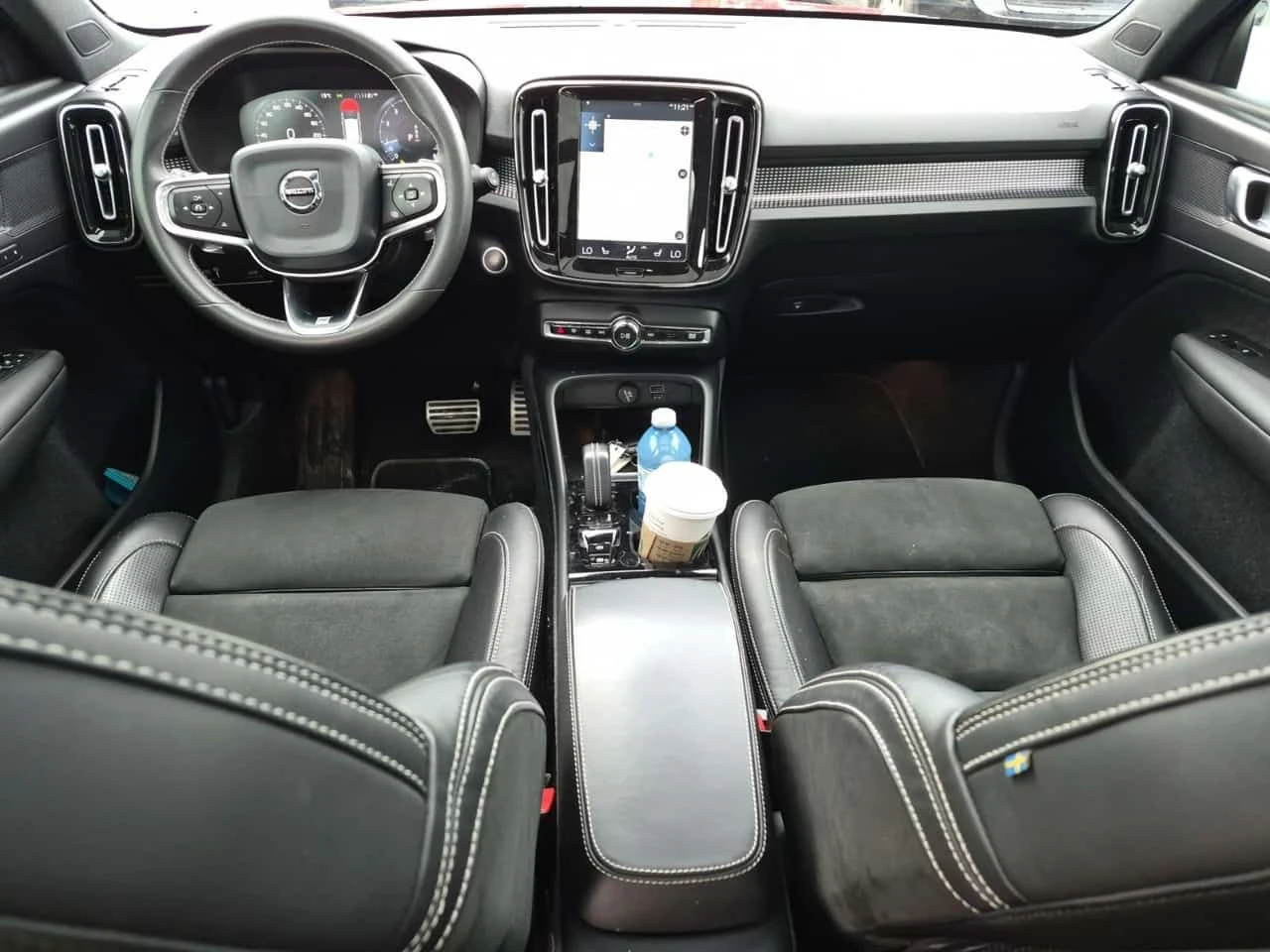 Volvo XC40 R Design  CARFAX, снимка 5 - Автомобили и джипове - 54097369