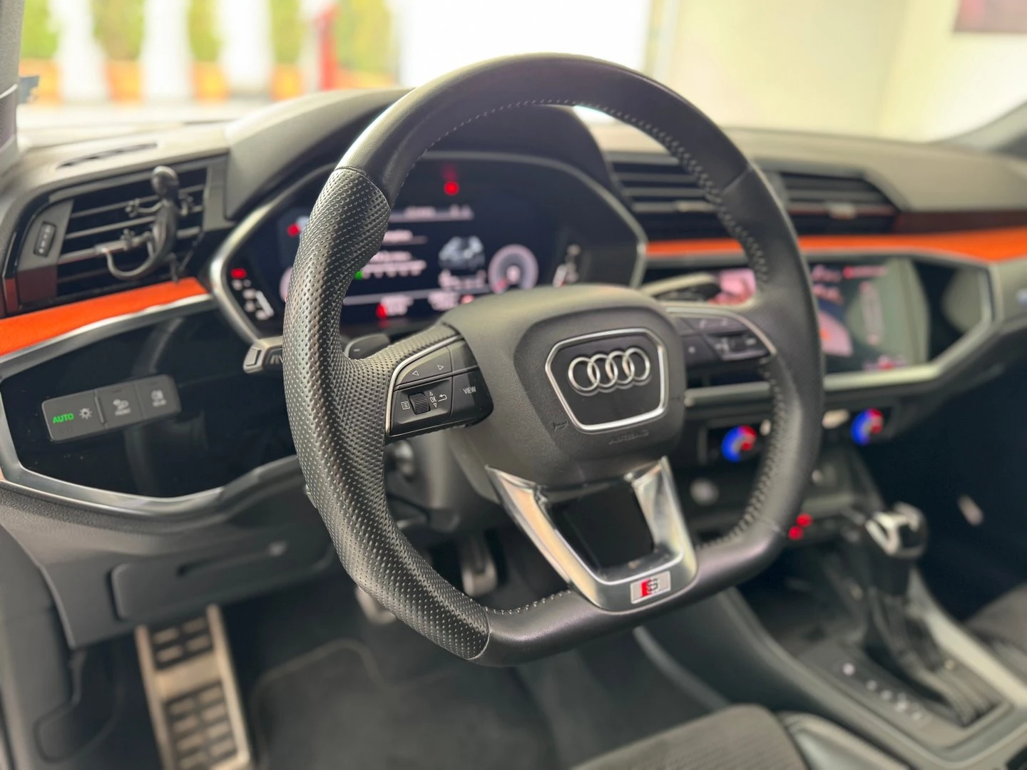 Audi Q3 | Mobile.bg � ����������� 10