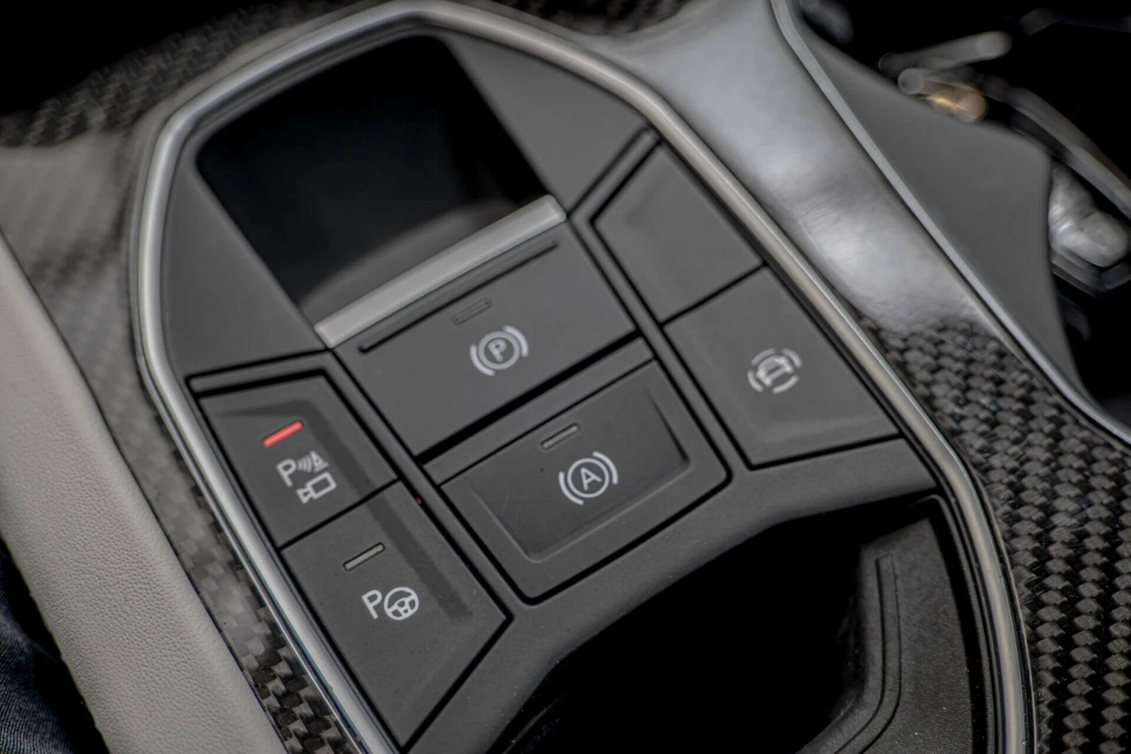 Lamborghini Urus SE/Akrapovic/Bang&Olufsen/Керамика/Карбон/Premium , снимка 16 - Автомобили и джипове - 54268641