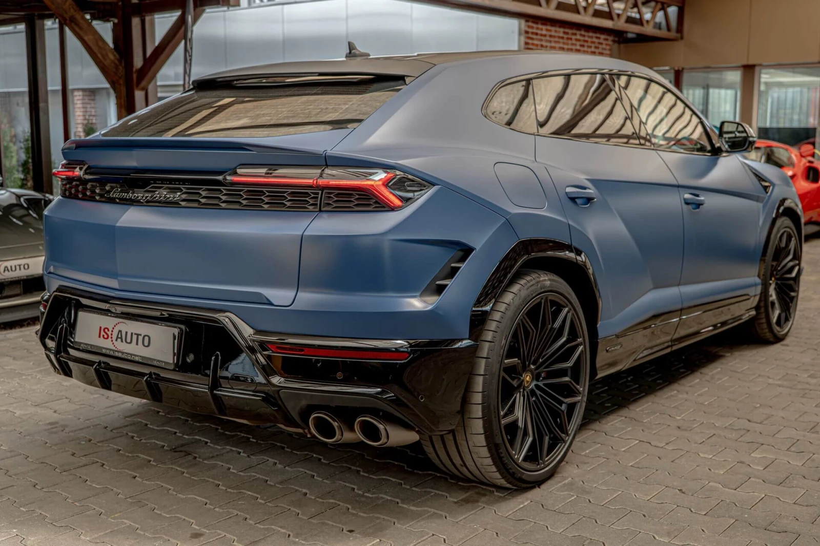 Lamborghini Urus SE/Akrapovic/Bang&Olufsen/Керамика/Карбон/Premium , снимка 6 - Автомобили и джипове - 54268641