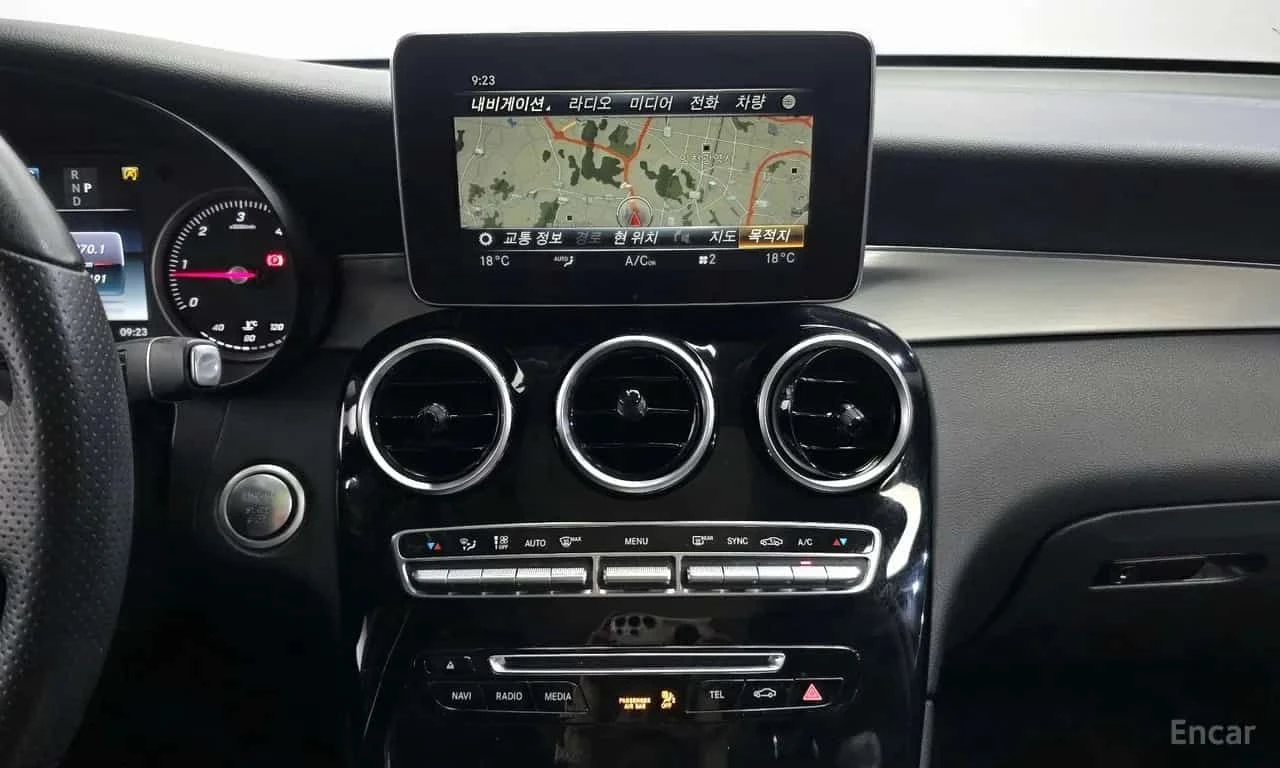 Mercedes-Benz GLC * GLC220 d 4MATIC * CARFAX * ЦЕНА ДО БГ, снимка 10 - Автомобили и джипове - 55500442