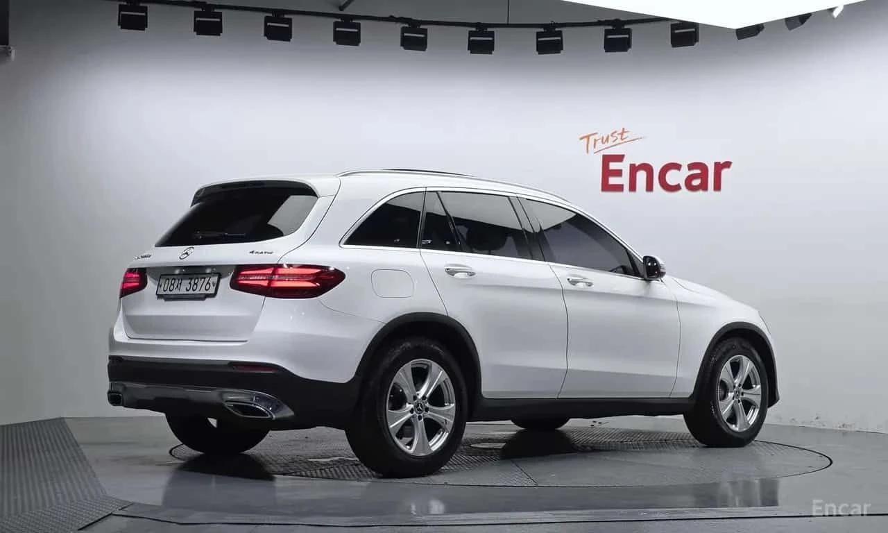 Mercedes-Benz GLC * GLC220 d 4MATIC * CARFAX * ЦЕНА ДО БГ, снимка 2 - Автомобили и джипове - 55500442