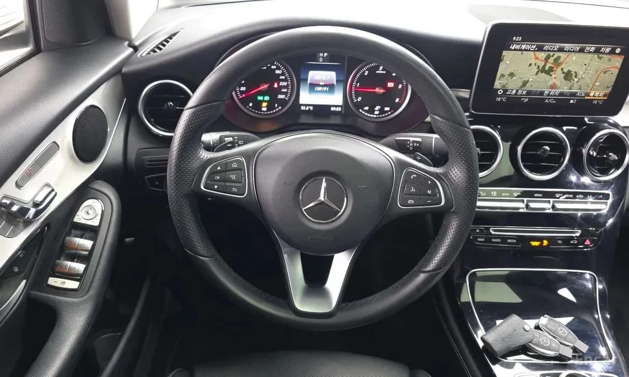 Mercedes-Benz GLC * GLC220 d 4MATIC * CARFAX * ЦЕНА ДО БГ, снимка 7 - Автомобили и джипове - 55500442