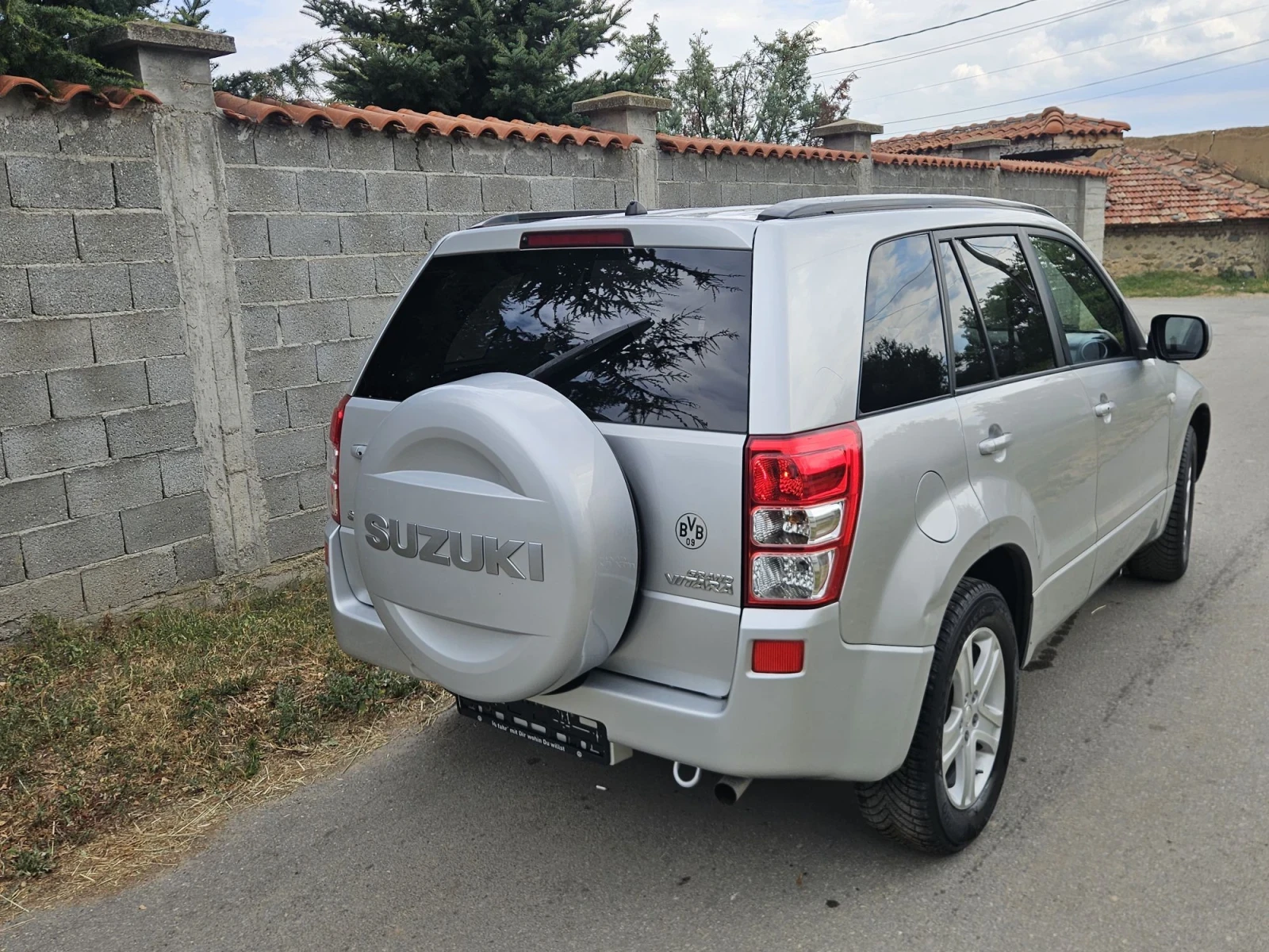 Suzuki Grand vitara 2.0 4х4 Всички екстри, снимка 2 - Автомобили и джипове - 55662063