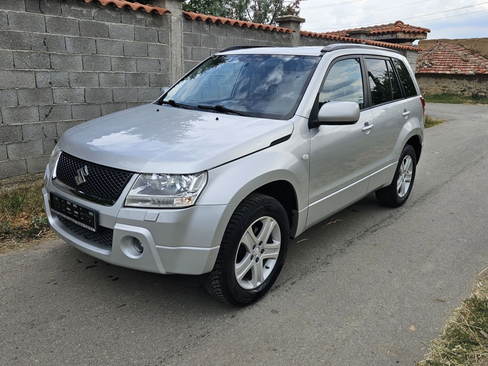 Suzuki Grand vitara 2.0 4х4 Всички екстри, снимка 7 - Автомобили и джипове - 55662063