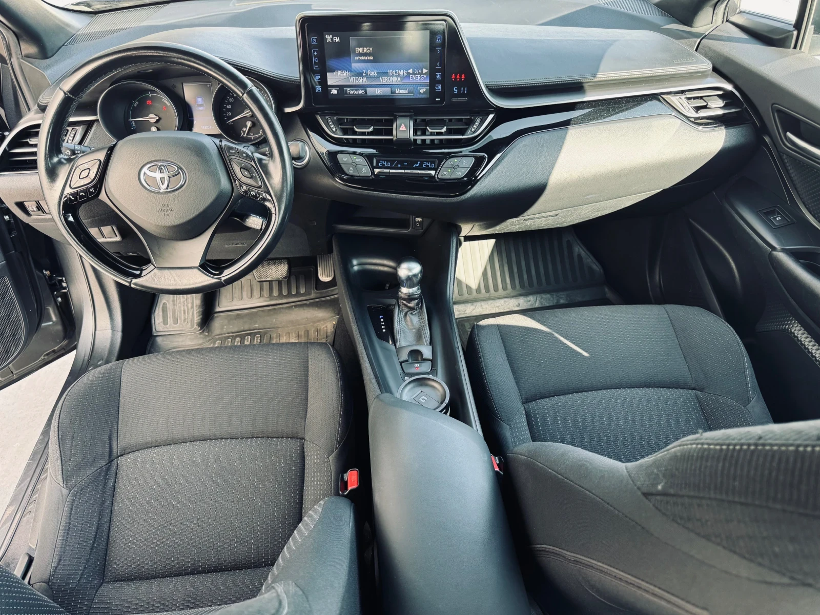 Toyota C-HR 1.8 Hybrid, снимка 9 - Автомобили и джипове - 55746311