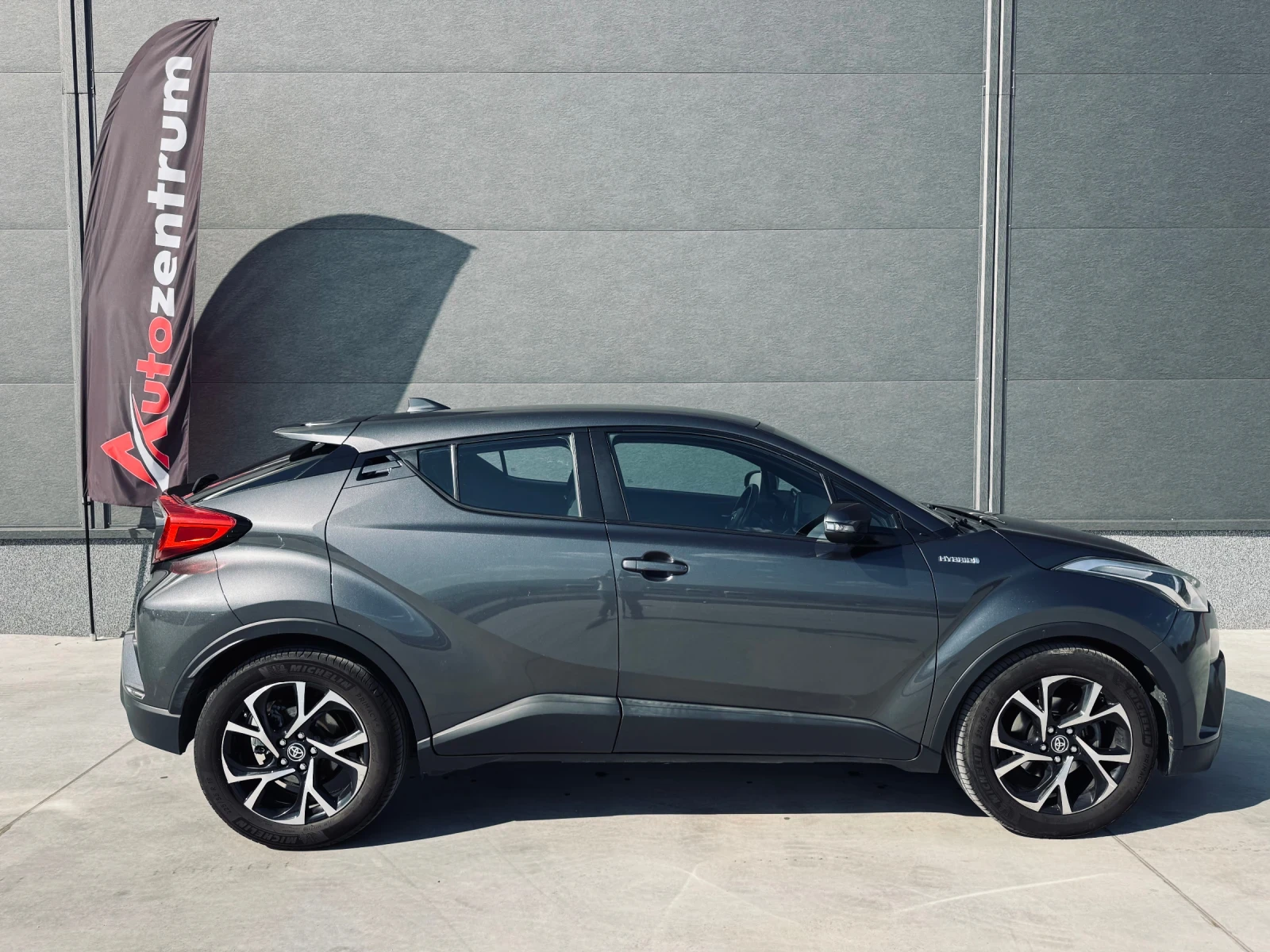 Toyota C-HR 1.8 Hybrid, снимка 7 - Автомобили и джипове - 55746311