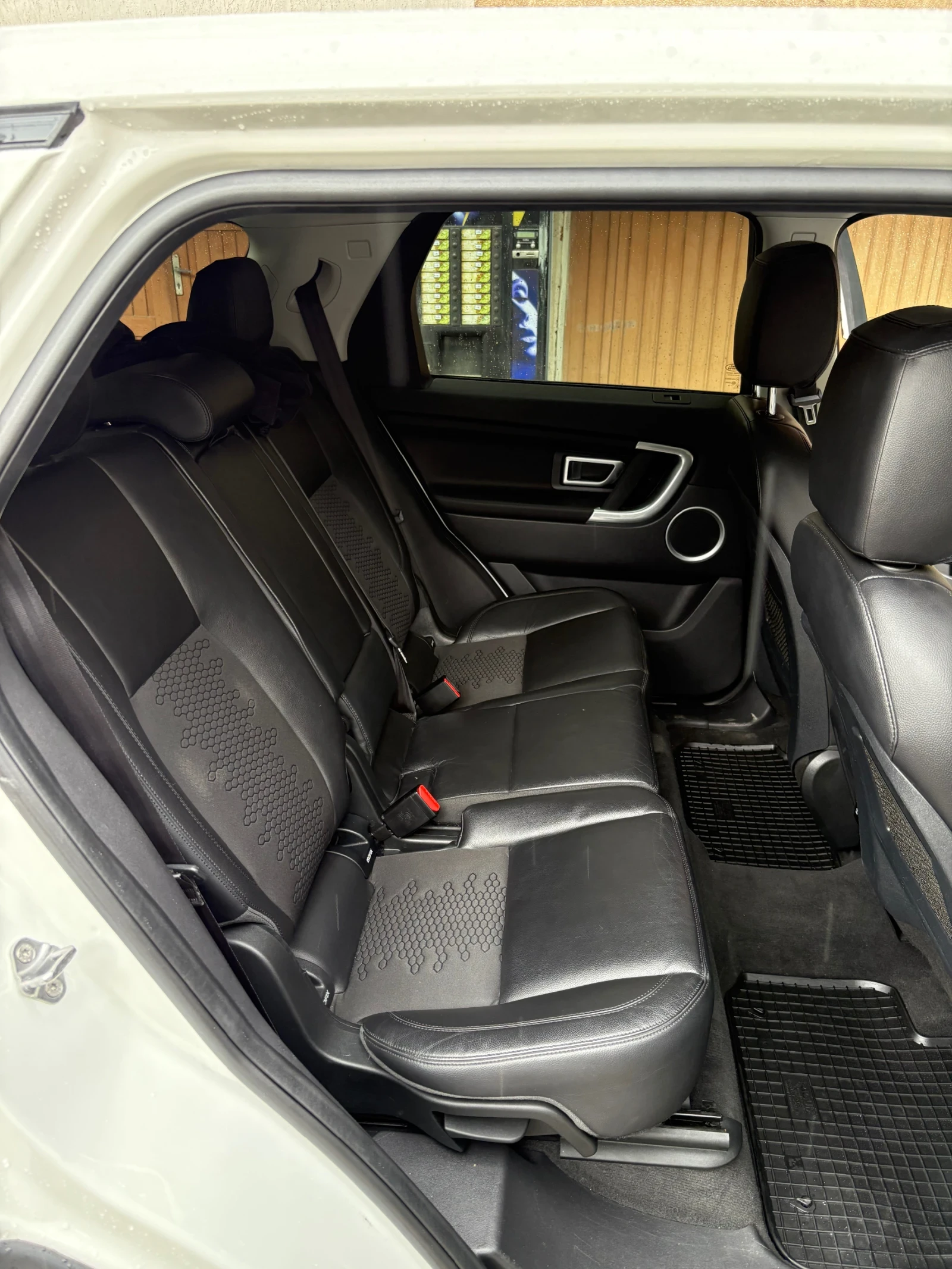 Land Rover Discovery Sport, снимка 15 - Автомобили и джипове - 55948610